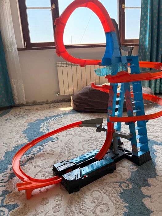 Трасса hotwheels