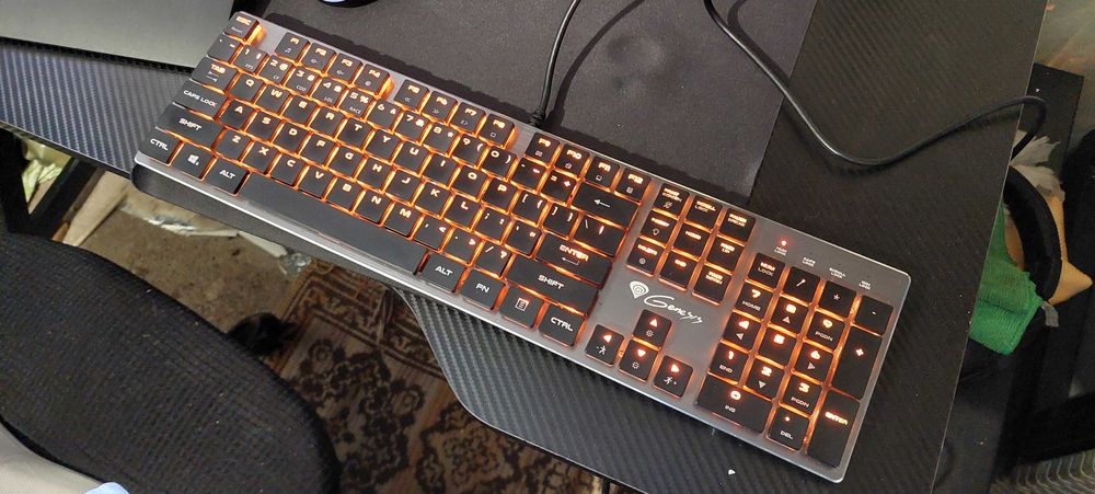 Механична клавиатура Genesis Thor 420