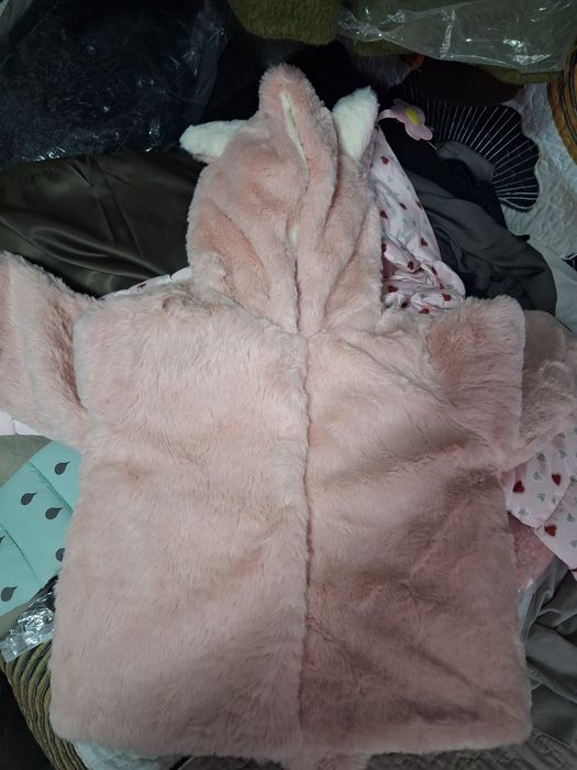 Продаю детские зимние куртки