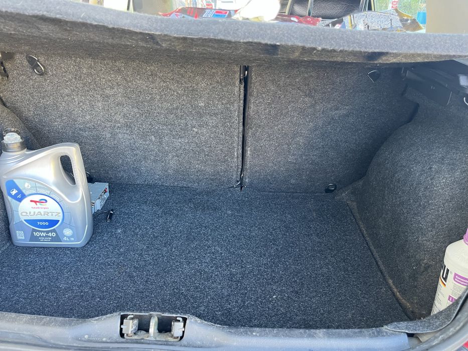 Продавам личния си автомобил Пежо 307