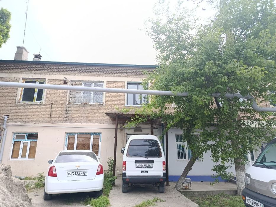 Сирдарё туманида вогзал кучада дом сотилади  бор.