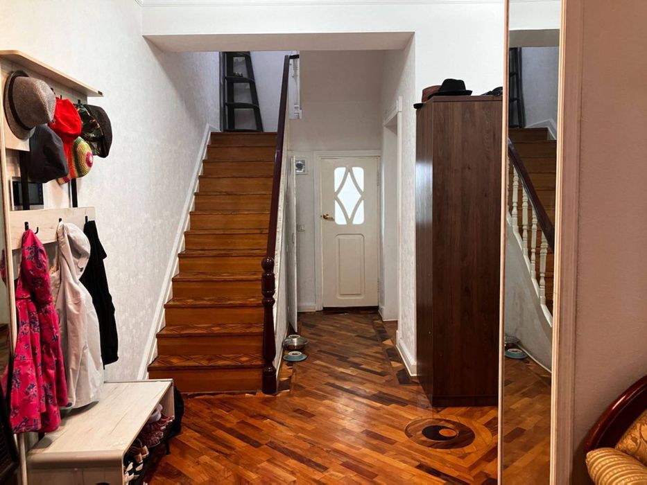 Дом Айзербарджанский центр 5-комнат 2-этажный со всеми удобствами