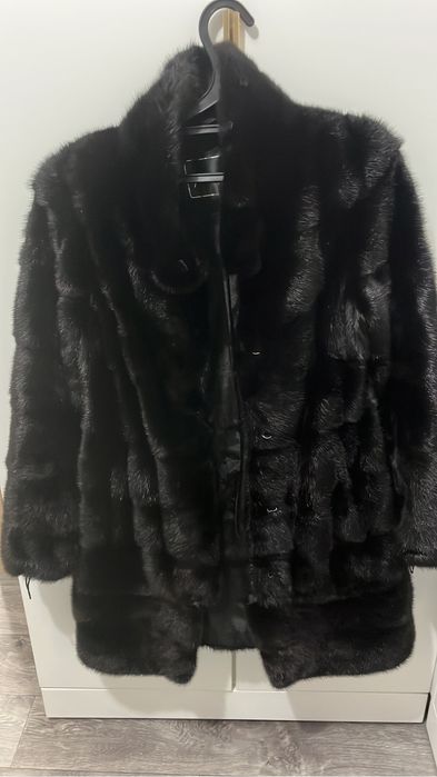 Продам верхнюю одежду