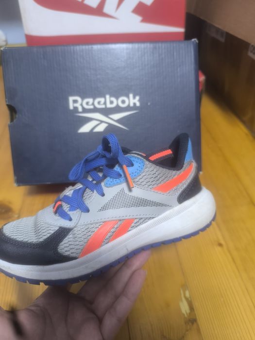 Reebok Road Supreme
