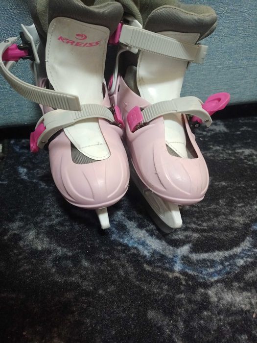 Коньки на девочку