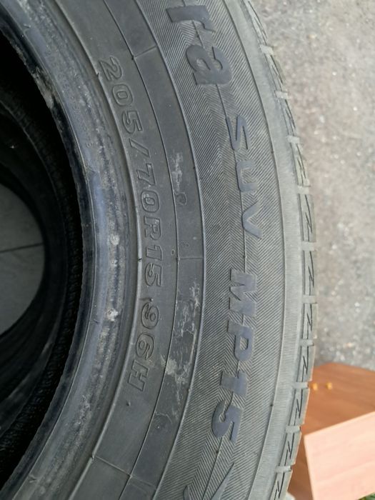 Продам шины 205/70R15 Maxxis