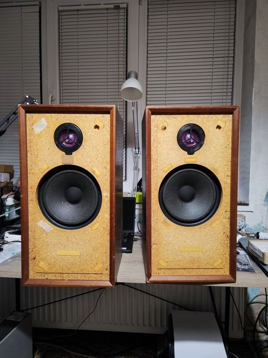 Тонколони KLEIN + HUMMEL TX2 (System Wharfedale)