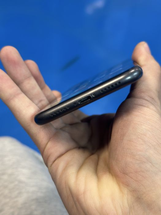 Iphone 11 64gb qora