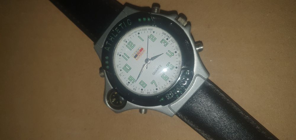 Lot ceasuri de mana parfois, tommy