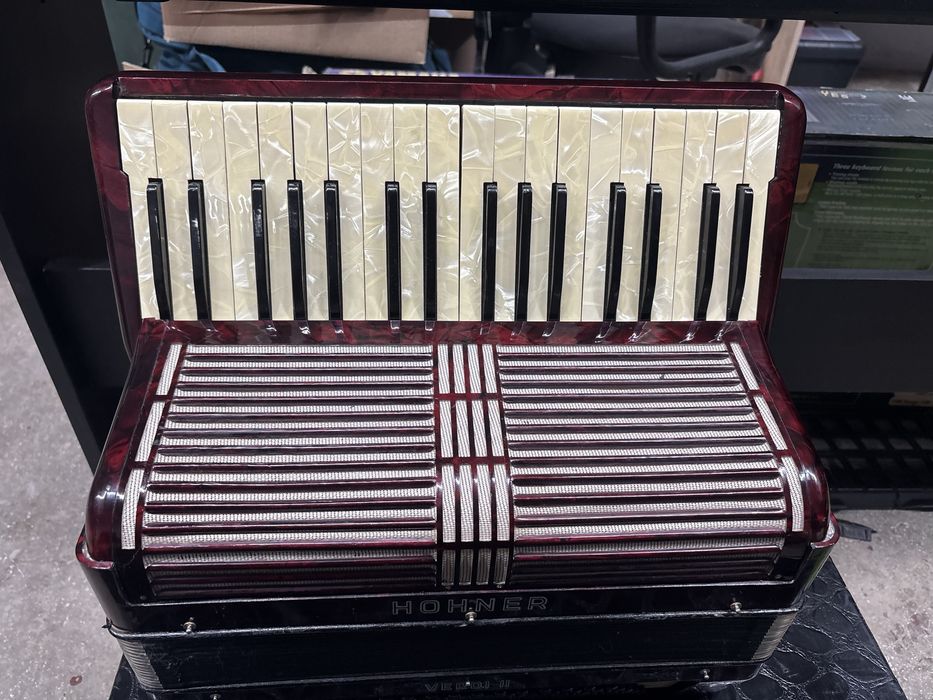Acordeon Hohner Verdi 2 cu 80 basi Vergea lunga