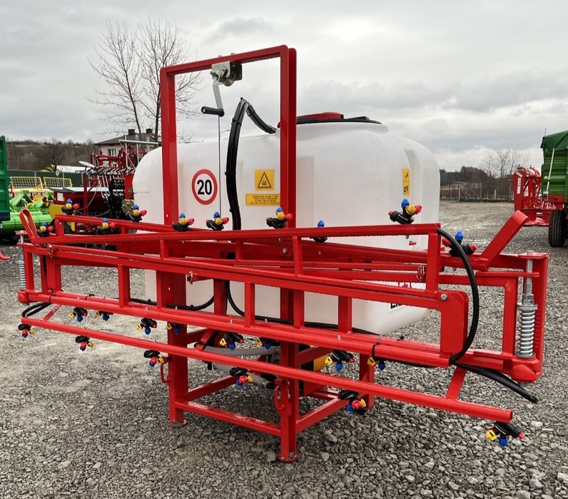 Опрыскиватель навесной 800л. Польша Lisicki.