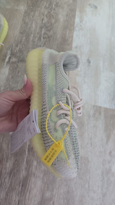 Adidasi  unisex yezzy 350