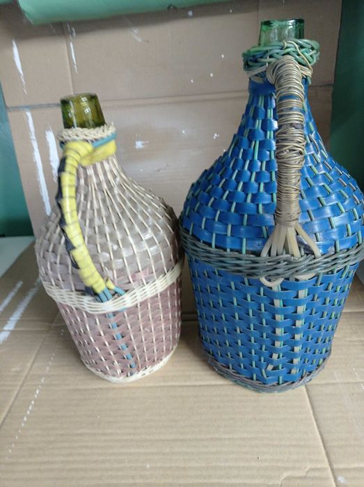 Продавам стъклени дамаджани