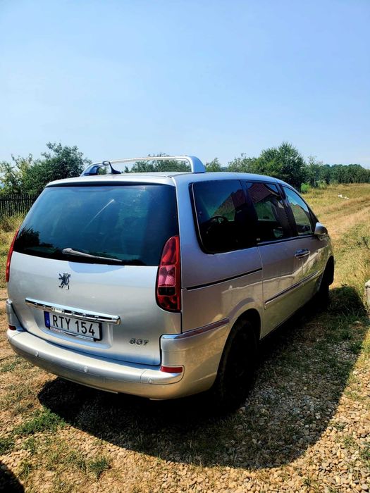 Mașina cu 7 locuri de familie