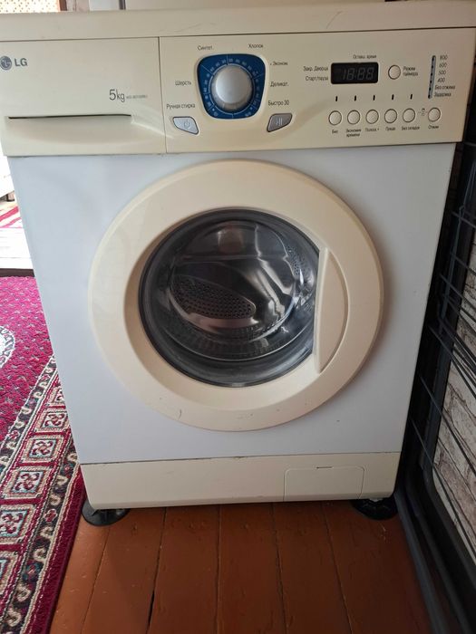 Kir moshina sotiladi