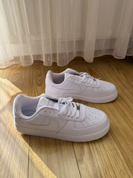 Nike Air Force alb