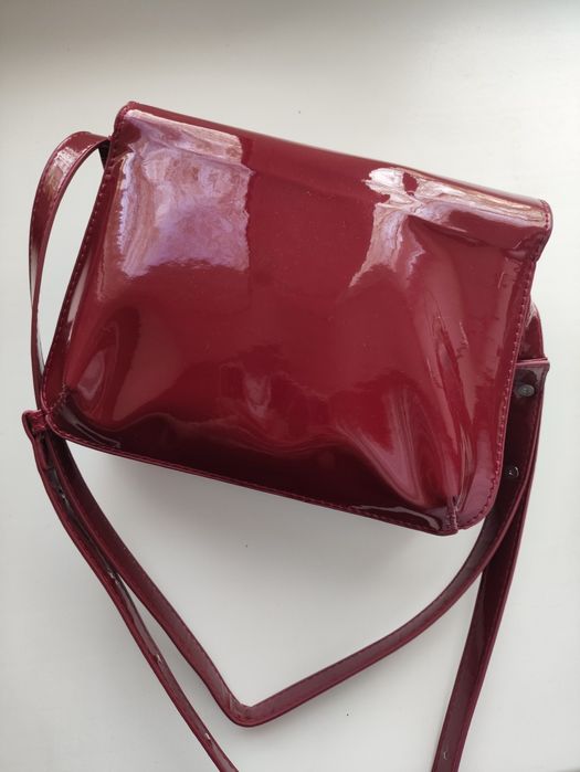 Сумка бордовая лаковая