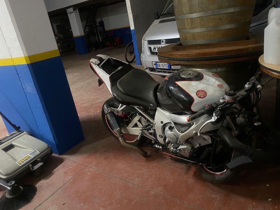 Yamaha R600 an 2002