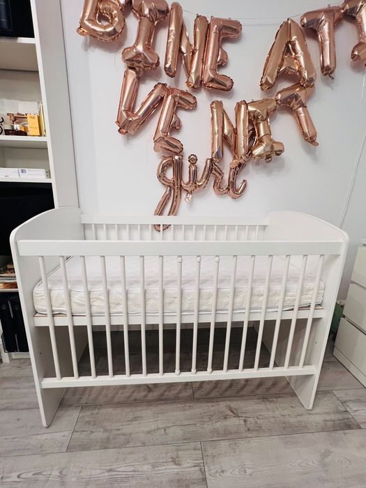 Pătuț bebe din lemn + Saltea  – nefolosit, ca nou.