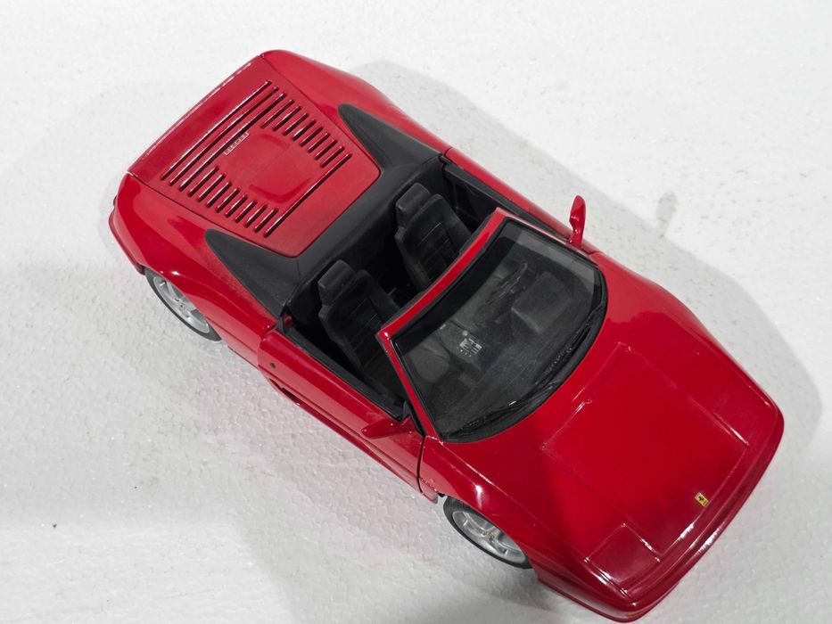 Macheta Auto 1/18 UT Models Ferrari F355 Spider
