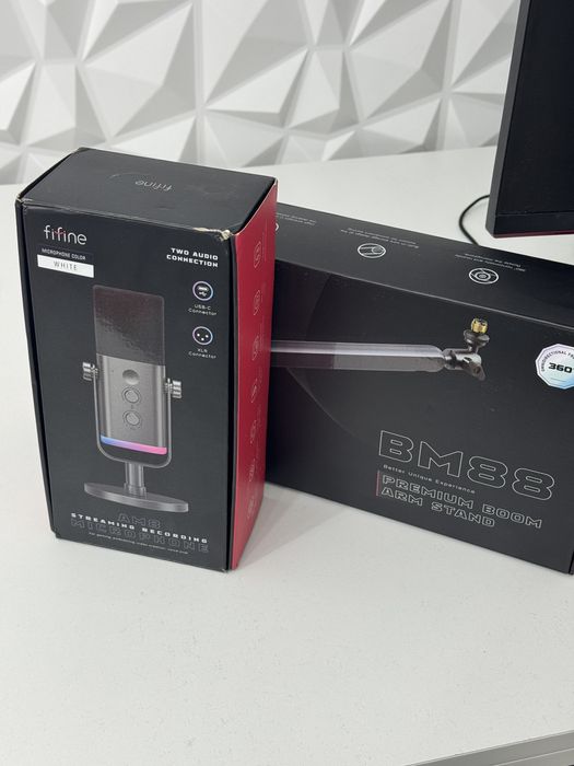 Продам микрофон и пантограф к нему