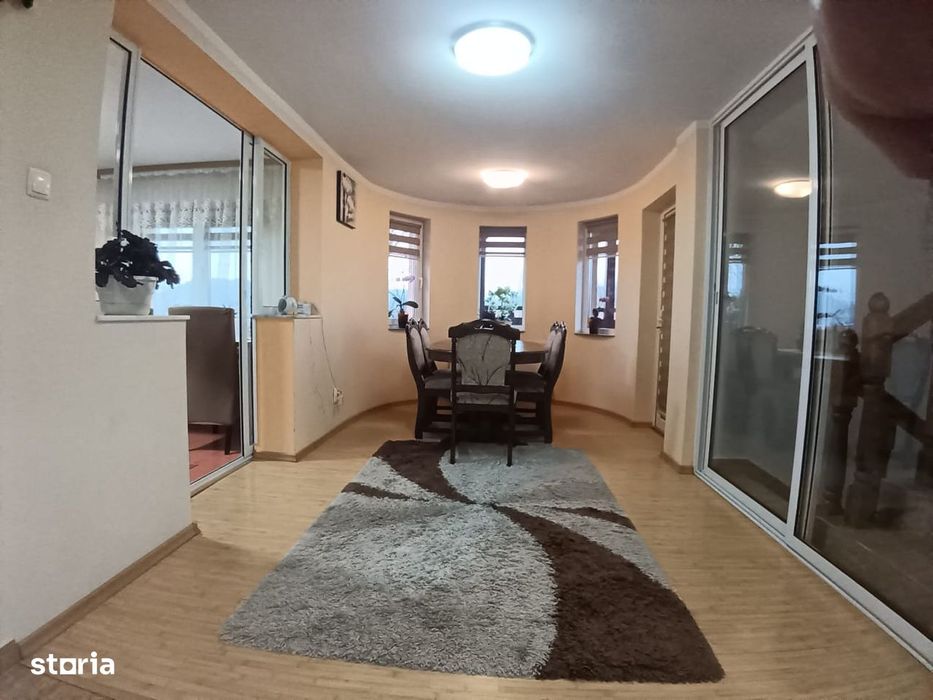 Zona Dumbravei, casa superba cu 10 ari teren