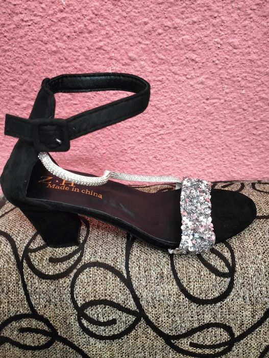 Sandale elegante cu toc