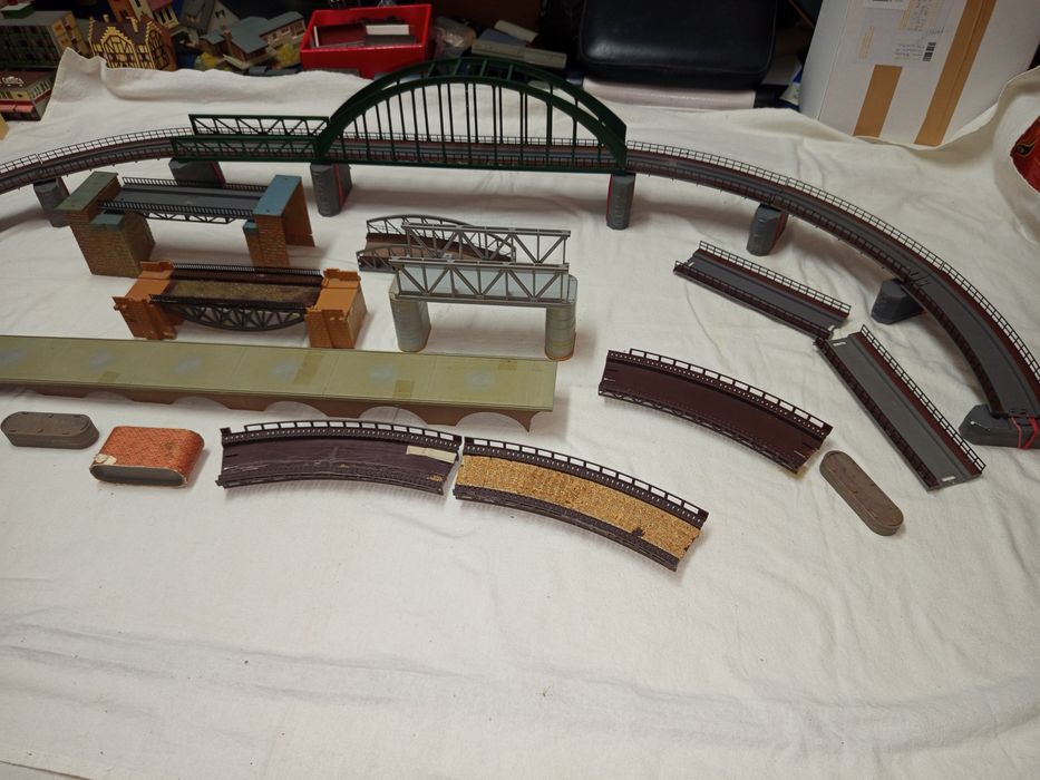 Poduri pasarele HO Marklin Faller Vollmer trenulețe diorama Roco piko