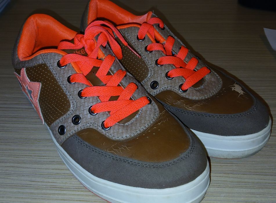 Adidași R-walker, nr. 40