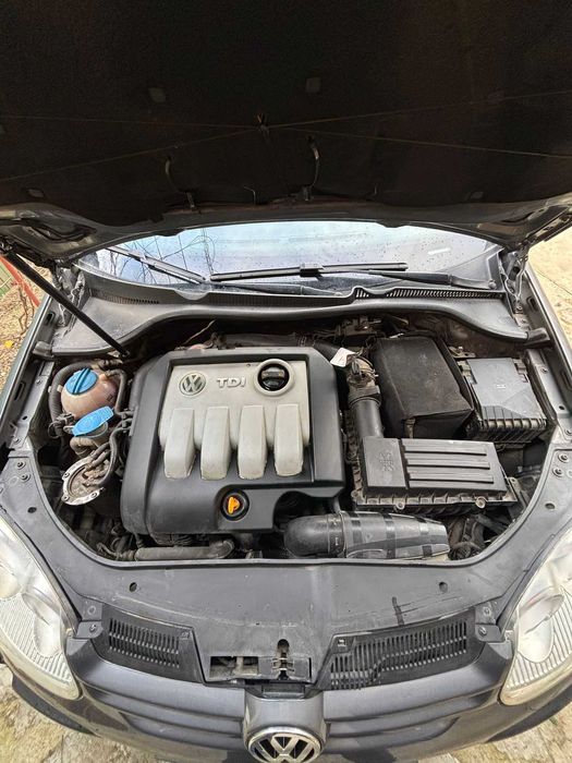 Vând Golf 5 - 1.9 TDI