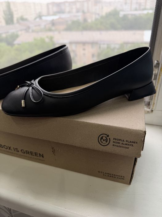 Продам кожаные балетки Clarks 38-39 размера