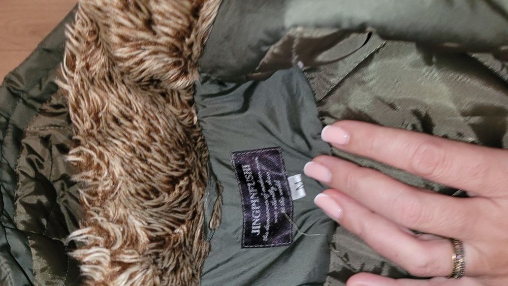 Haina dama groasa marime M cu glugă, lunga