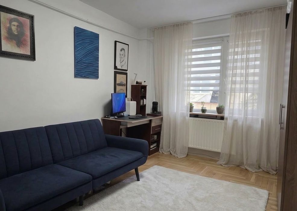 Apartament 3 camere decomandate, zona centrala