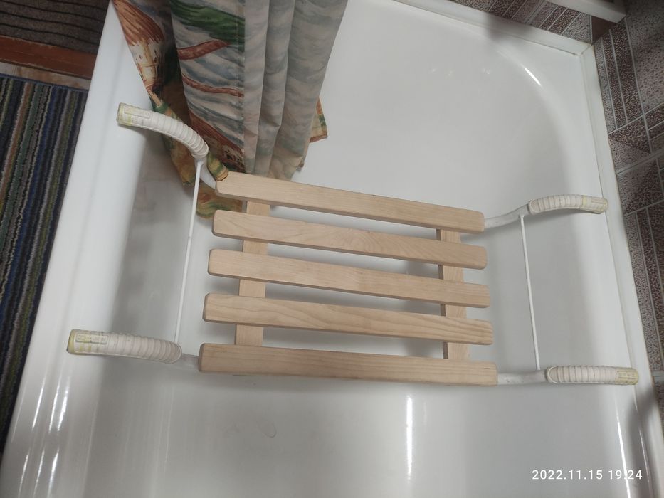 Сиденье на ванну