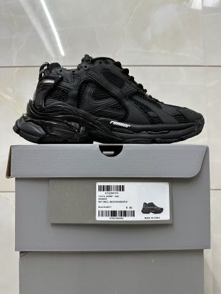 Balenciaga runner