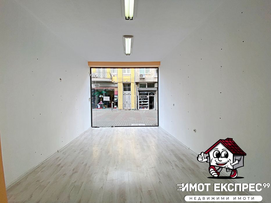 Магазини със складове и санитарен възел, Супер Център, партерни