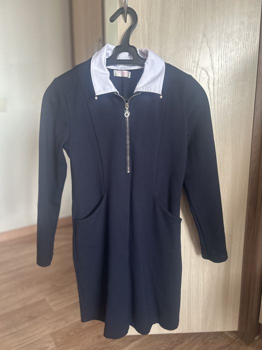 Продам платье в школу