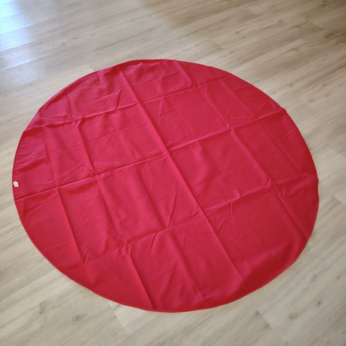 Продам скатерть круглые и овальная.