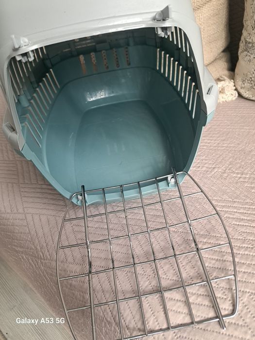 Cusca de transportat pisici si caini de talie mica