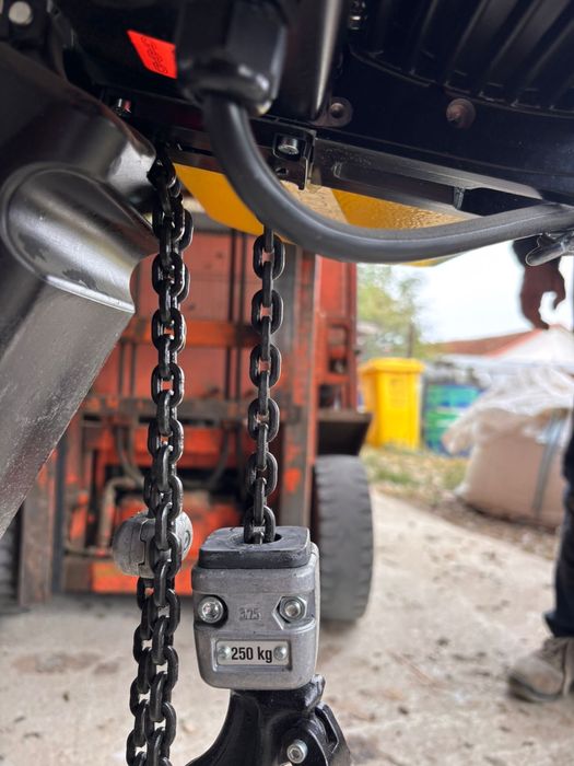 Macara palan  electric cu lanț GIS GP250/1NF – 250 kg, 400V, Elveția