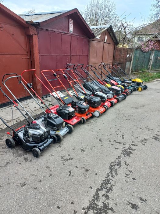 Vand masini tuns iarba