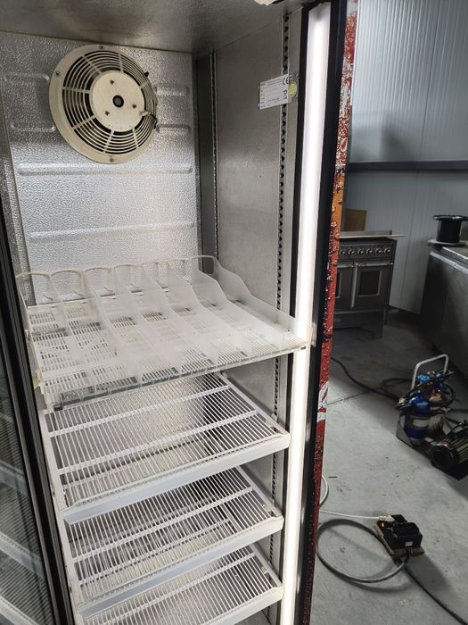 Средно температурна хл. Витрина от +2до +4 градуса Витрина