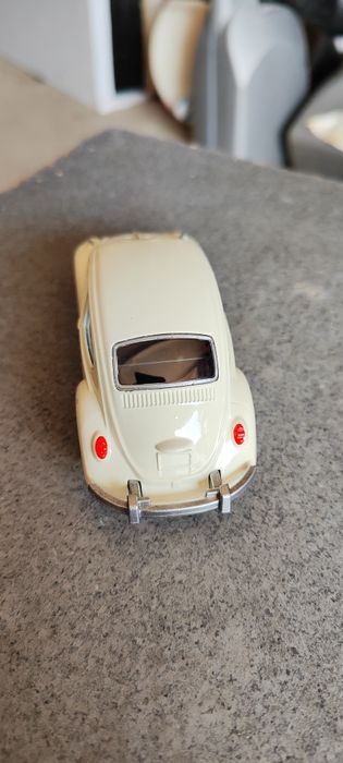 Маленькая машинка