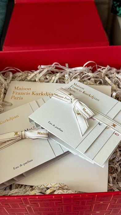 Подаръчна кутия MFK с 15 мл парфюмно съдържание и шест аромата