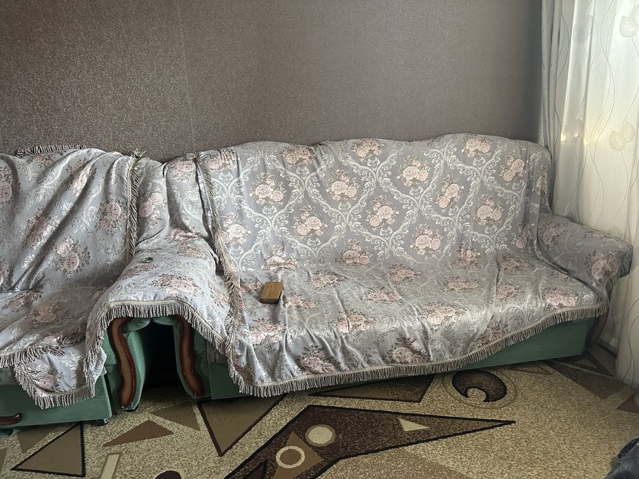 Продаю диван и 2 кресло