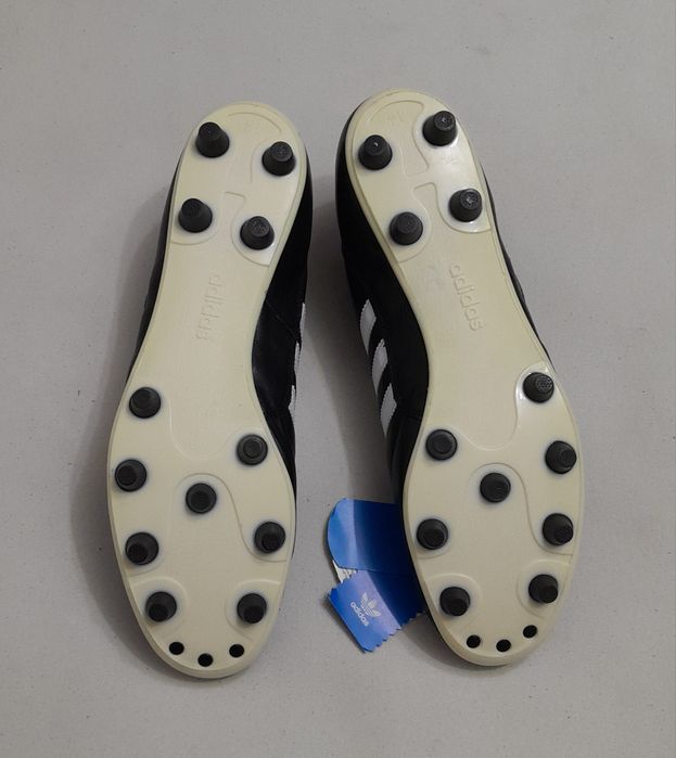 Ghete noi ptr fotbal ADIDAS Copa Mundial, piele naturală, nr. 50 EU