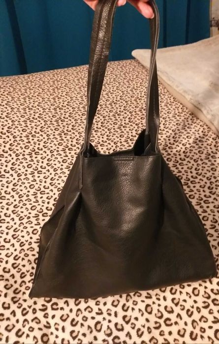 Дамска черна чанта