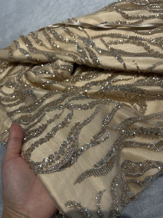 Rochie Aurie.