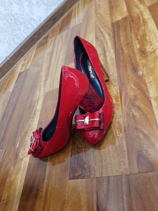 Турецкий Платья и обувь