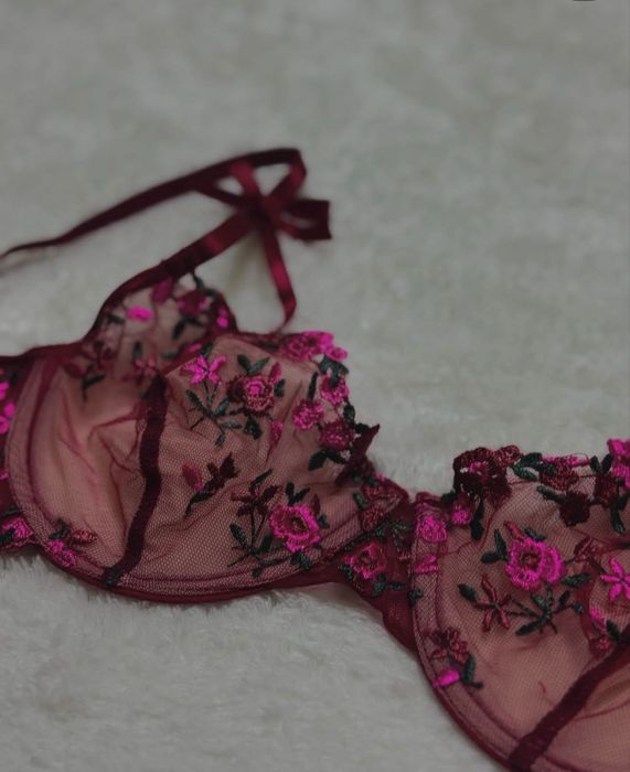 Комплект дамско бельо цвят бордо